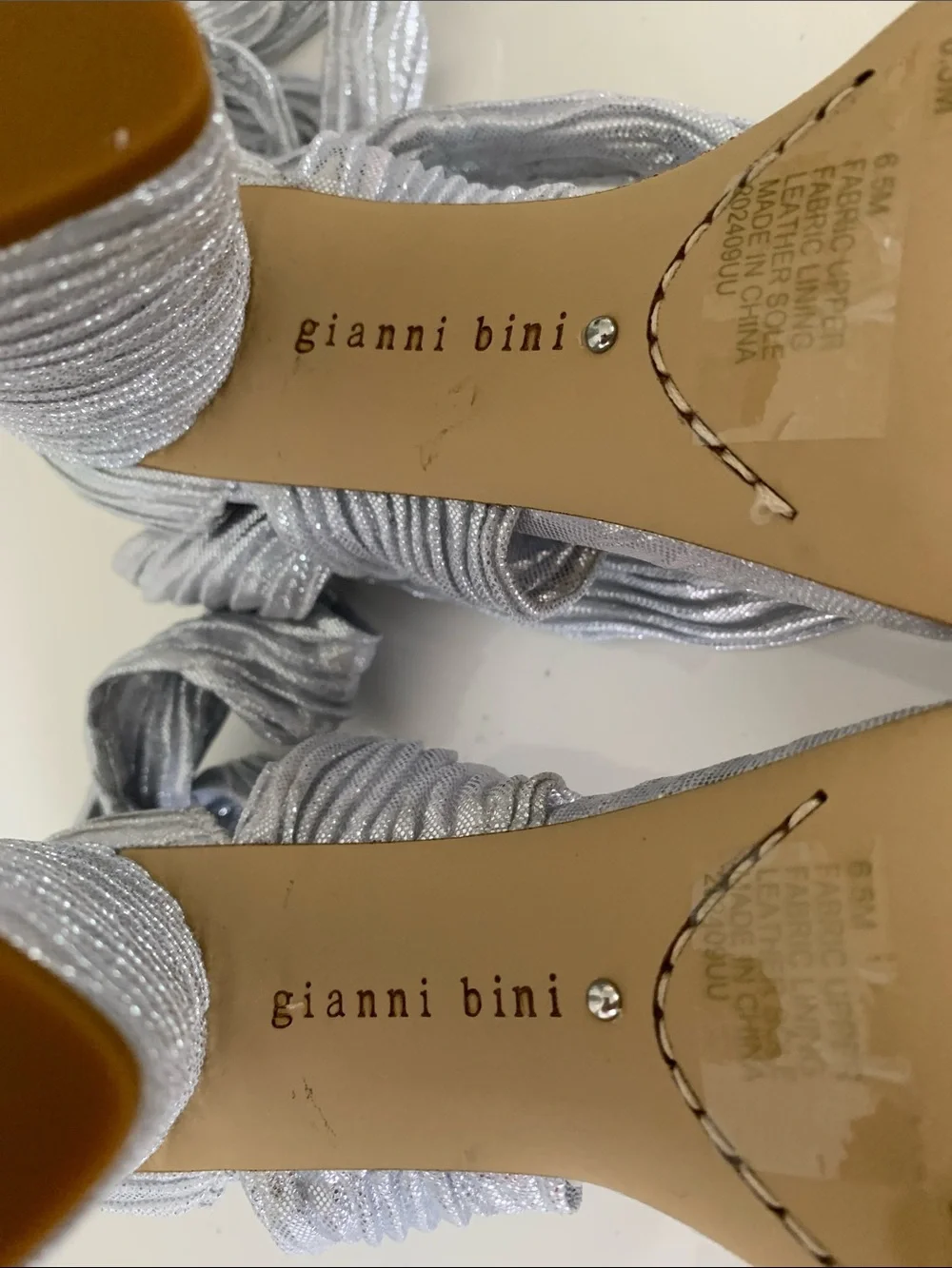 NWT Gianni Bini Silver Metallic Wrap Textured Tie Block Heels Size 6,5